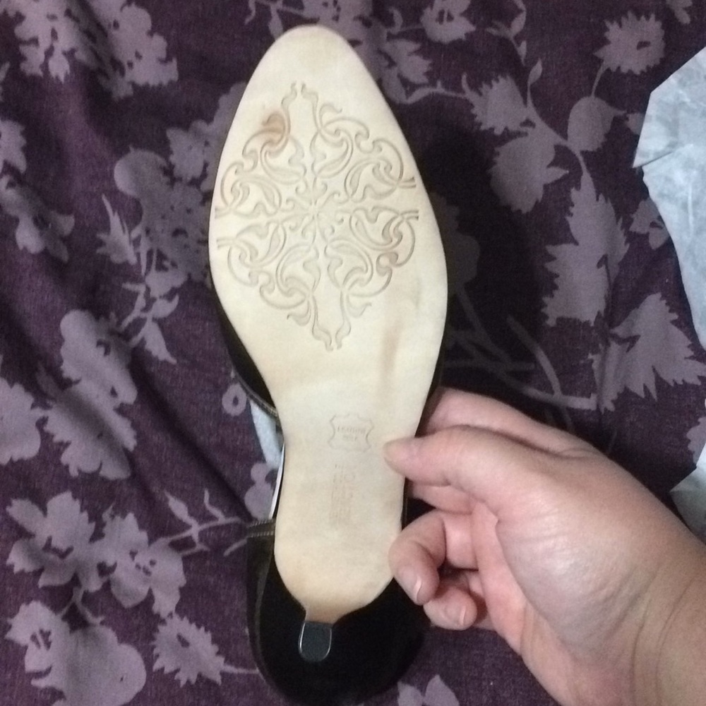 Heels - Picture 2 of 4